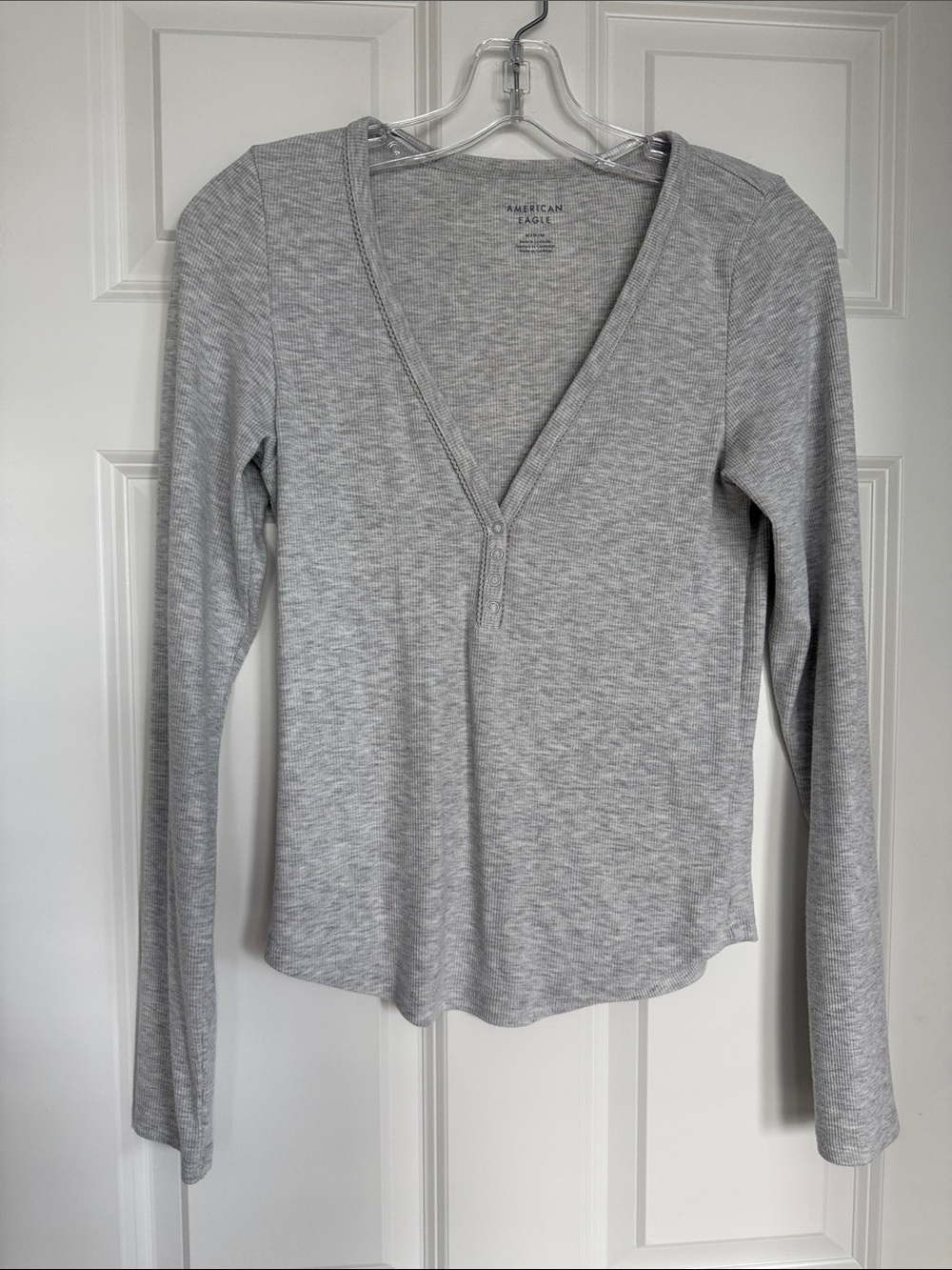 American Eagle Outfitters Light Gray Long-Sleeve Henley Top